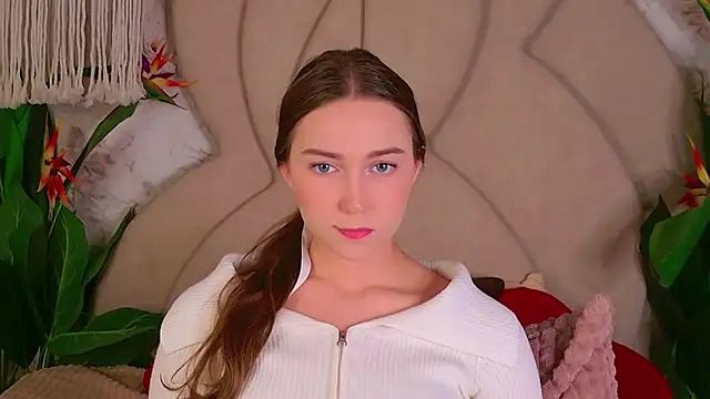 Snapshot of OliviaLay chatting on November 21, 11:31 am OliviaLay online show from November 21, 11:31 am