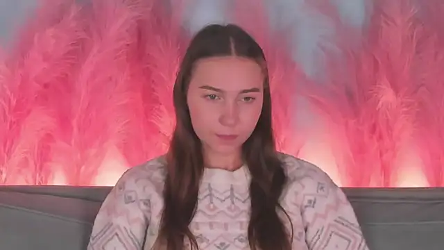 Snapshot of OliviaLay chatting on December 14, 3:28 pm OliviaLay online show from December 14, 3:28 pm