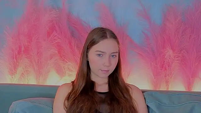 Snapshot of OliviaLay chatting on December 17, 11:05 am OliviaLay online show from December 17, 11:05 am