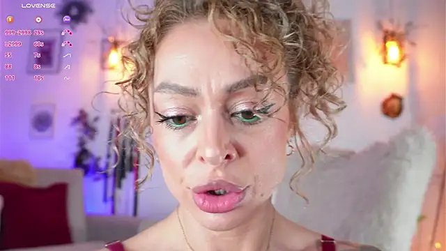 Snapshot of curlynatashaa chatting on January 17, 5:45 am curlynatashaa online show from January 17, 5:45 am