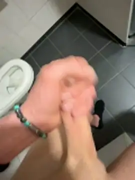 Snapshot of heet1998 chatting on April 12, 4:34 pm heet1998 online show from April 12, 4:34 pm