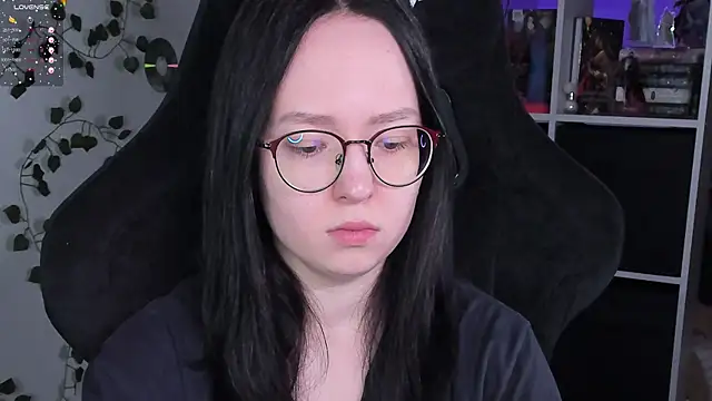 power robynn online show from October 14, 4:30 pm