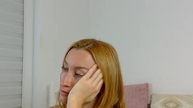 MysticRoxanne online show from October 6, 4:59 pm