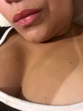 ayshabeatriz online show from October 1, 6:36 pm