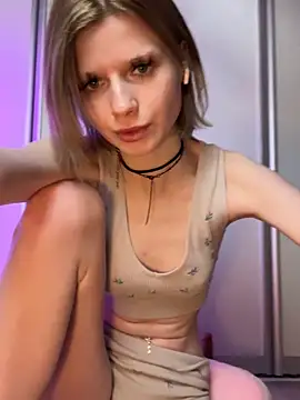 Snapshot of bunnyirisluv chatting on February 27, 10:32 pm bunnyirisluv online show from February 27, 10:32 pm