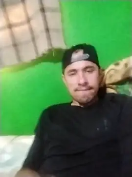 Snapshot of pipe2657 chatting on December 18, 1:28 pm pipe2657 online show from December 18, 1:28 pm