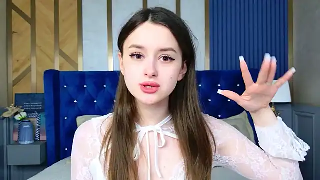 EvaSwen online show from April 2, 10:57 am