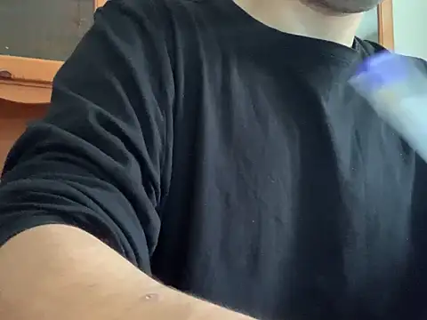 Snapshot of cazzo18cm3 chatting on October 2, 12:34 pm cazzo18cm3 online show from October 2, 12:34 pm