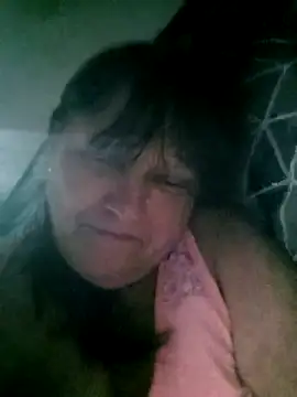 Snapshot of Apeesynka55211 chatting on October 4, 3:59 am Apeesynka55211 online show from October 4, 3:59 am