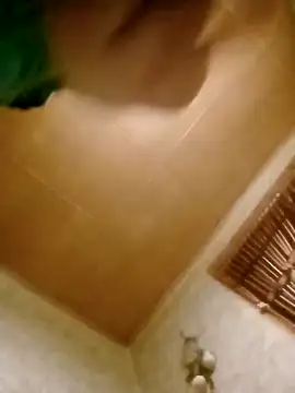 Snapshot of Apeesynka55211 chatting on December 3, 9:02 pm Apeesynka55211 online show from December 3, 9:02 pm