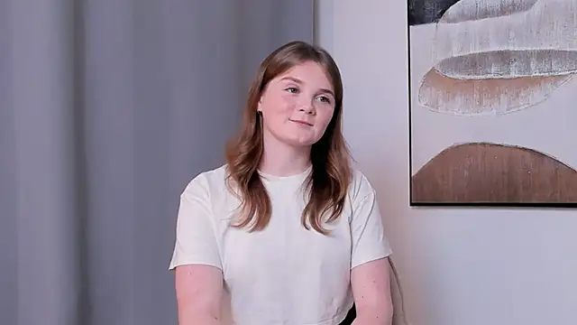 AddieRozo online show from September 29, 8:52 am