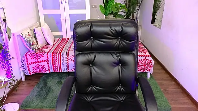 kitten murray  online show from February 12, 2:01 pm