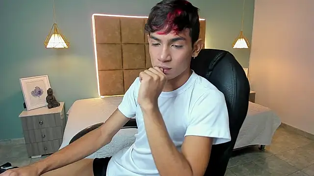 Snapshot of cherub_ chatting on November 25, 11:54 am cherub online show from November 25, 11:54 am