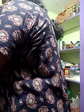 Snapshot of harinisree chatting on December 22, 1:02 am harinisree online show from December 22, 1:02 am