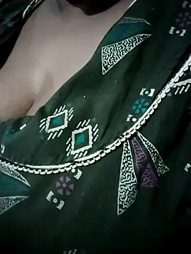 Snapshot of harinisree chatting on April 15, 4:19 am harinisree online show from April 15, 4:19 am