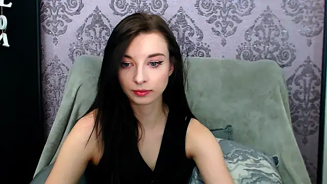 DominantLuna online show from April 30, 4:24 pm