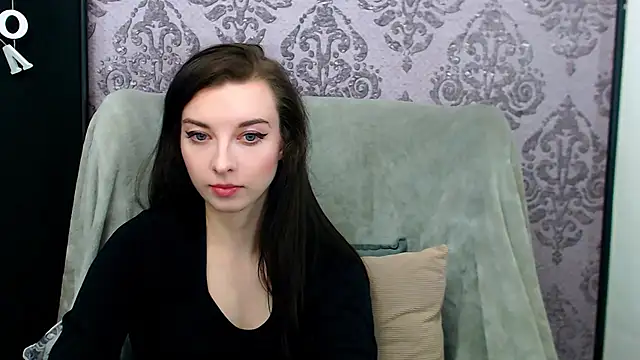 DominantLuna online show from May 12, 7:33 pm