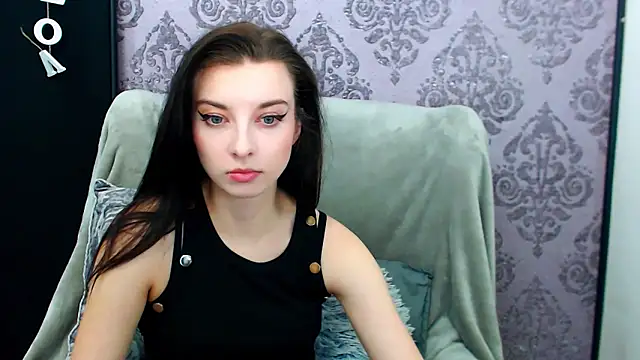 DominantLuna online show from May 15, 7:43 pm