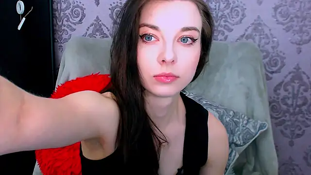 DominantLuna online show from May 20, 7:42 pm