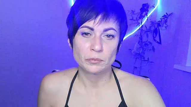 Ashley Brookss online show from November 7, 9:59 pm