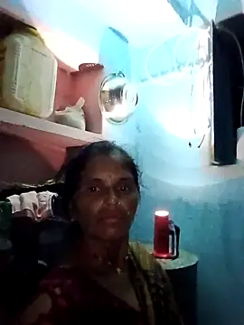 Snapshot of Mohni_cute chatting on October 6, 3:31 pm Mohni cute online show from October 6, 3:31 pm