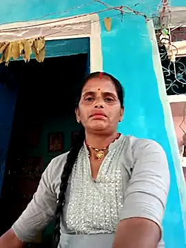 Snapshot of Mohni_cute chatting on November 18, 7:35 am Mohni cute online show from November 18, 7:35 am