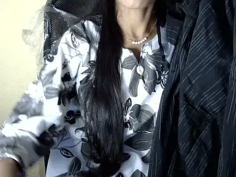 Snapshot of Shazi_1 chatting on December 4, 9:18 am Shazi 1 online show from December 4, 9:18 am