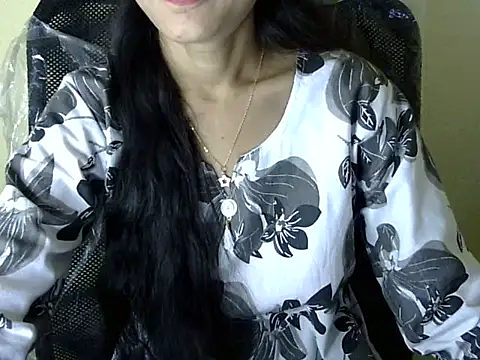 Snapshot of Shazi_1 chatting on December 16, 4:39 am Shazi 1 online show from December 16, 4:39 am