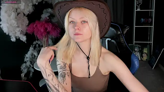 Callista a online show from May 18, 3:02 am