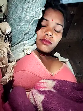 Katrina kaif143 online show from December 14, 10:47 pm