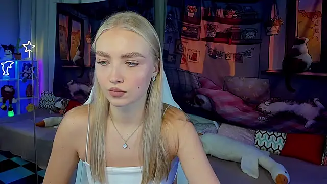 Snapshot of TessaGrays chatting on October 31, 11:22 am TessaGrays online show from October 31, 11:22 am