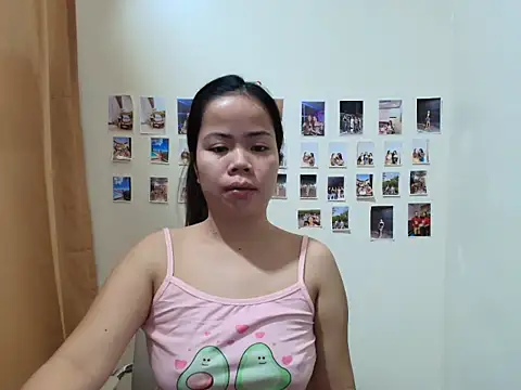 Snapshot of Hot_Athena99x chatting on July 15, 2:33 pm Hot Athena99x online show from July 15, 2:33 pm