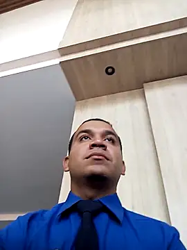 Roberto27051 online show from September 29, 1:16 pm