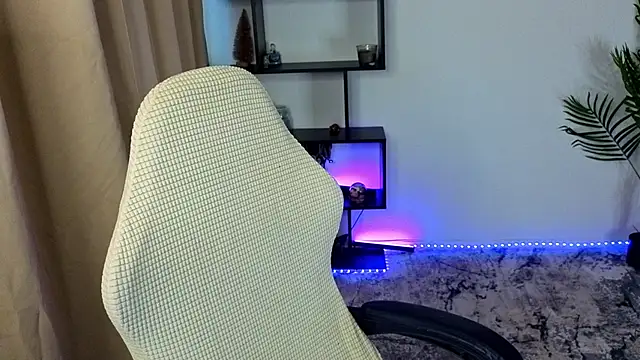 Snapshot of Raven_Ink chatting on February 3, 11:15 am Raven Ink online show from February 3, 11:15 am