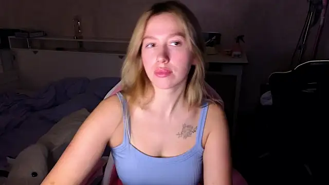 Snapshot of stefany_and_bettany chatting on December 3, 1:42 pm stefany and bettany online show from December 3, 1:42 pm