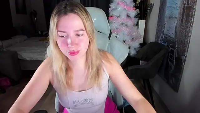 Snapshot of stefany_and_bettany chatting on January 12, 4:18 am stefany and bettany online show from January 12, 4:18 am