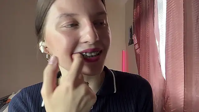 Snapshot of JanellHousen chatting on June 11, 5:16 am JanellHousen online show from June 11, 5:16 am