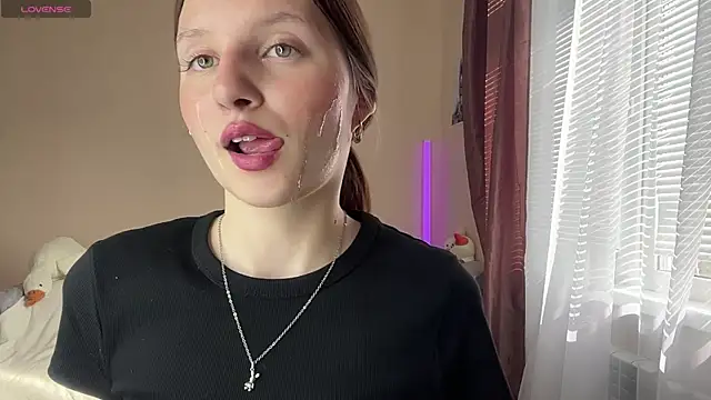 JanellHousen online show from July 22, 5:10 am