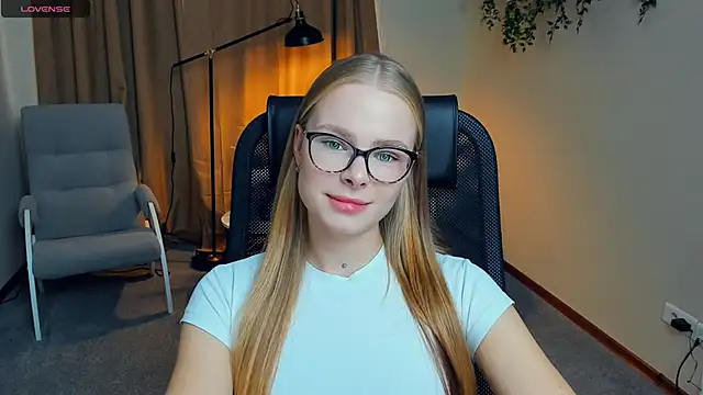 LibbyVenzeio online show from October 2, 9:38 am