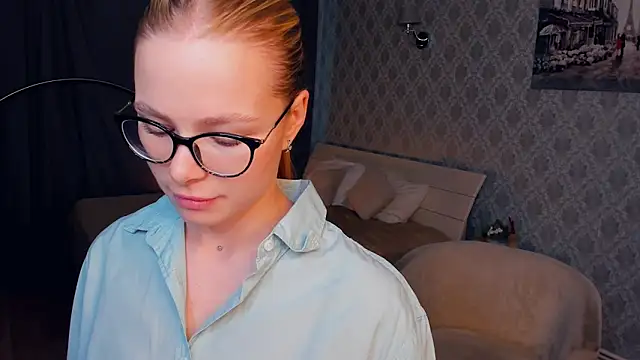 LibbyVenzeio online show from November 8, 7:08 am