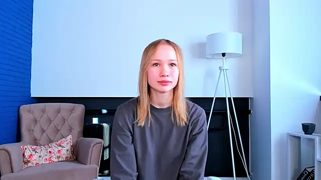 HayleyBessent online show from September 30, 11:37 am
