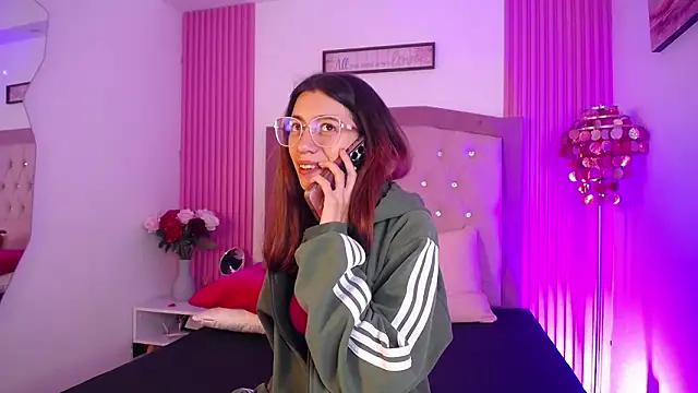 Snapshot of MarinetteLux chatting on March 10, 5:29 pm MarinetteLux online show from March 10, 5:29 pm