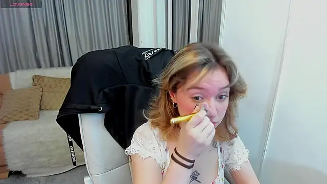 Lucia Copper online show from December 14, 11:59 am