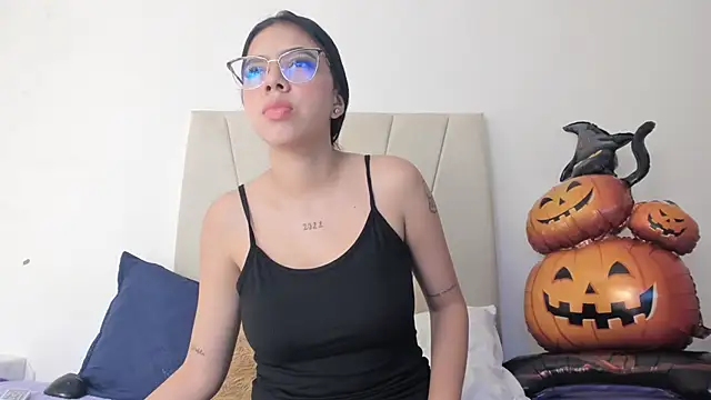 Snapshot of Ainoa_Pink chatting on October 11, 7:56 pm Ainoa Pink online show from October 11, 7:56 pm