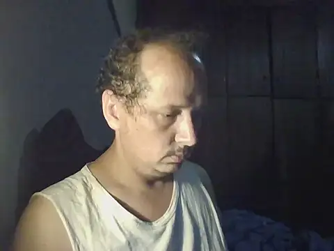 macKnd online show from December 4, 8:17 pm