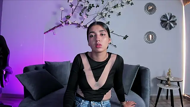 cloe taylor   online show from November 23, 1:33 pm