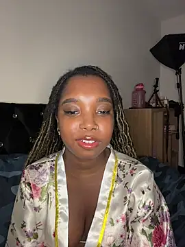 Lexi Locs online show from October 5, 9:13 pm