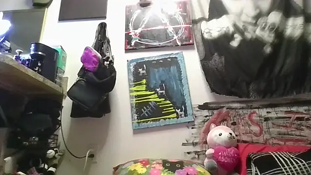 Snapshot of inkdhollow1 chatting on March 23, 2:26 am inkdhollow1 online show from March 23, 2:26 am