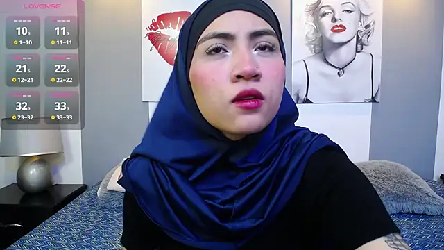 Snapshot of Neesha__ chatting on November 14, 7:23 pm Neesha online show from November 14, 7:23 pm