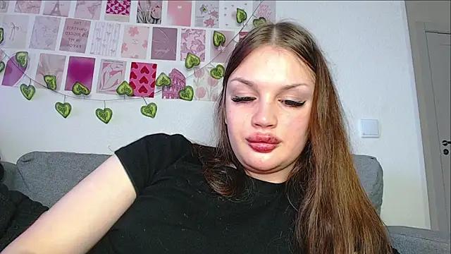 Snapshot of sashadeliii chatting on October 2, 12:12 pm sashadeliii online show from October 2, 12:12 pm